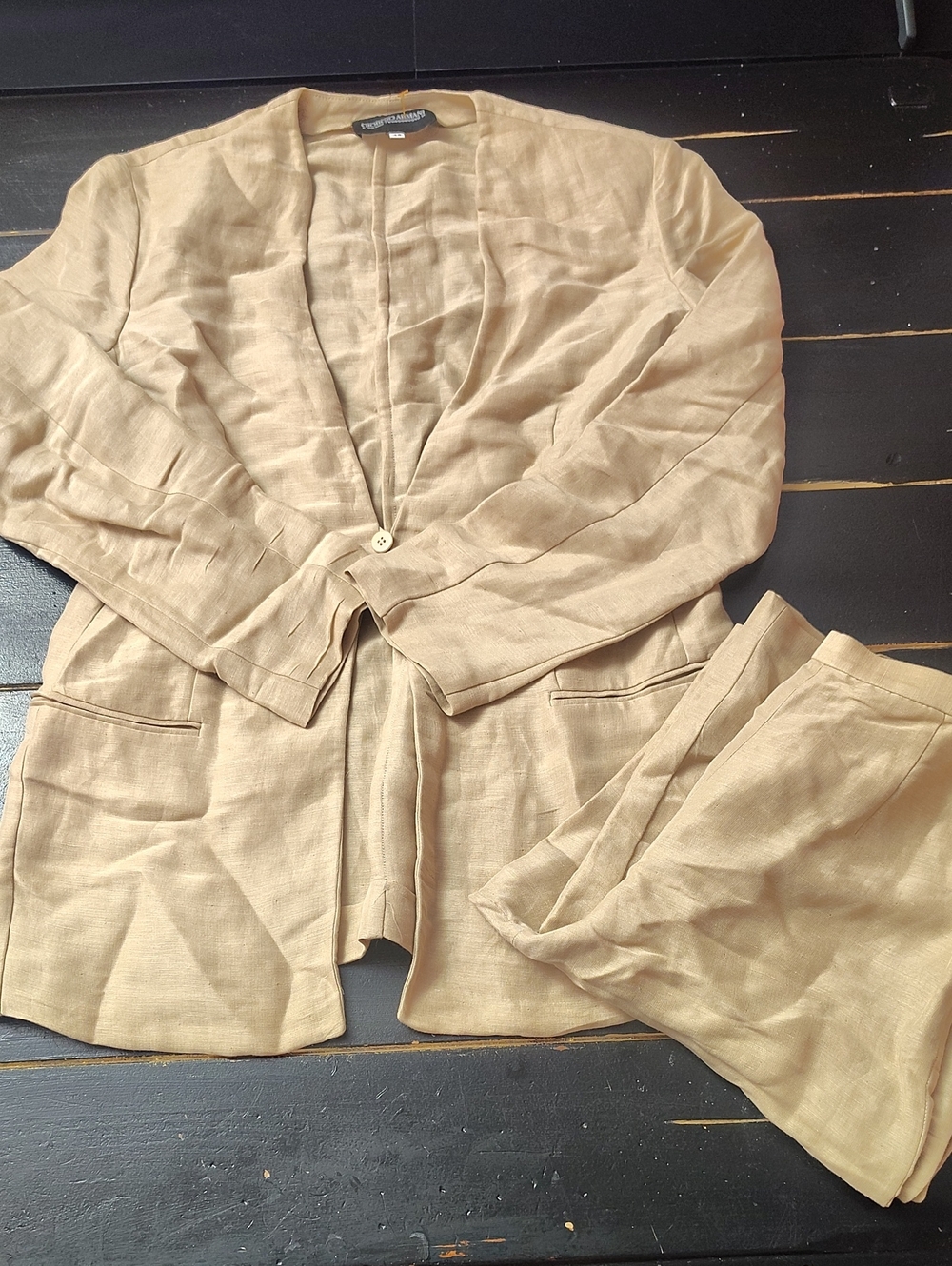 Giorgio Armani ***VINTAGE*** Women's  Pantsuit in Light Beige